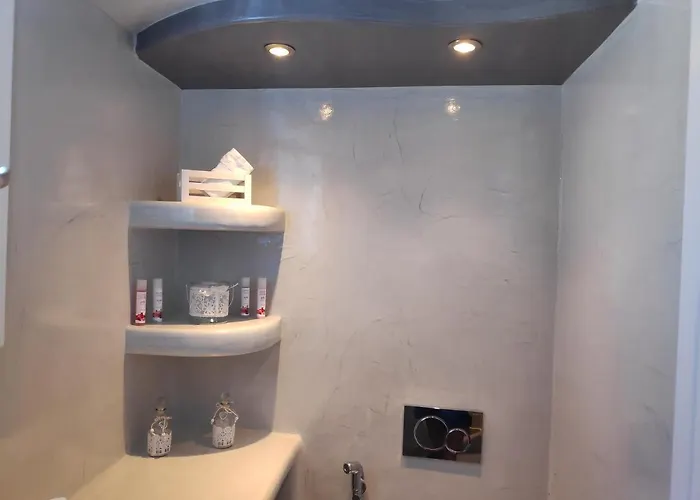 Santoxenia Dirmelas * Kamari (Santorini)